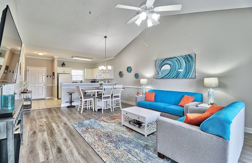 Carolina Forest Apartamento | Relaxing 2BR Unit with Pool View
