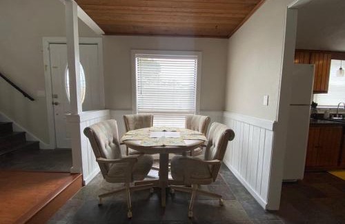 Holly Heights Casa | Relaxing 3 bed 2 bath Wifi by the Intercostal