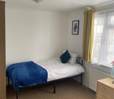 Harlow Casa | Relaxing 3 bed Comfy Garden Retreat In Harlow