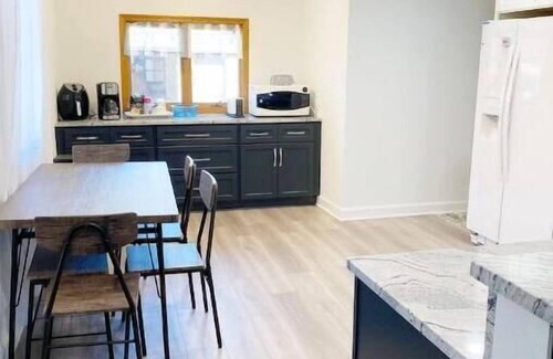 Rolling Meadows Casa | Relaxing 3 bedroom one level home
