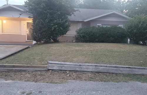 Jacksonville Casa | Relaxing 3-Bedroom w/ 150" Projector & Pool Table