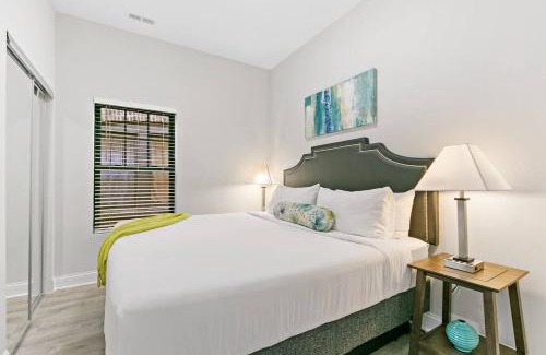Avondale Apartamento | Relaxing 3BR Apt with King Beds & Washer - Lawndale 1 & 2 rep
