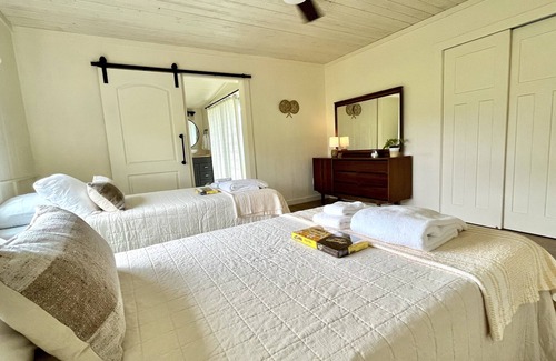 Kapaau Otro | Relaxing 4-Bedroom Farmhouse Retreat on Working Farm
