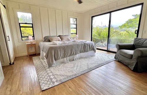 Kapaau Otro | Relaxing 4-Bedroom Farmhouse Retreat on Working Farm