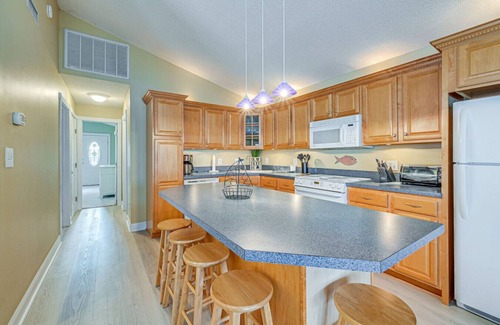 Chocowinity Casa | Relaxing 4 BR River Getaway w/ Boat Dock!