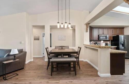 Greenacres Casa | Relaxing 4BR 2BA Sleeps 8 Family Friendly