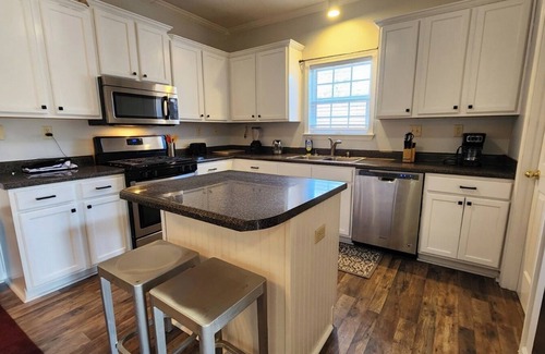 Olive Branch Casa | Spacious 4-bedroom house in wonderful Olive Branch with Pool and Wi-Fi