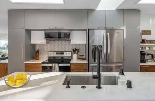 University Place Casa | Relaxing 5 BDRM, 4 BA Retreat w/ Water Views, Newly Remodeled & Spacious Home