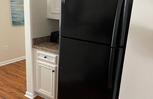 Myrtle Beach Cabaña | Relaxing and Cozy Cottage, only a block from the beach!
