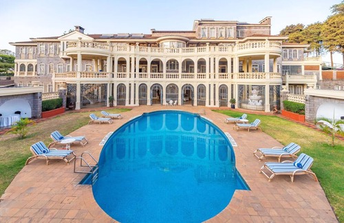 Limuru Casa | Relaxing and Elegant Getaway in Grand Kenyan Presidential Suite | Free Parking