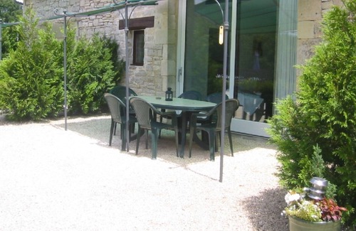 Salviac Cabaña | Relajante y tranquilo, casa rural con piscina compartida y vistas increíbles al valle,