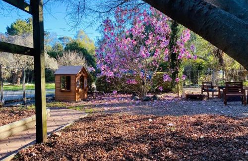 Burrawang Casa | Relaxing at acreage farmhouse