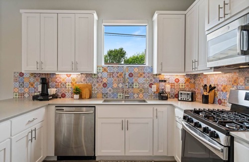 Montopolis Casa | Relaxing Austin Escape | Cowboy Pool + Casita