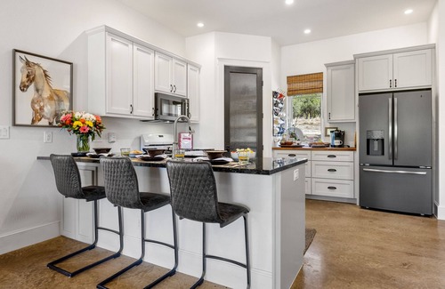 Austin Casa | Relaxing Austin Stay | Charming House on 5 Quiet Acres