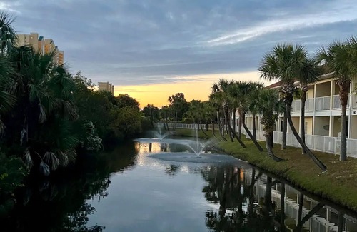 Summer Breeze Condominio | Relaxing Beach Oasis-One minute walk to beach!