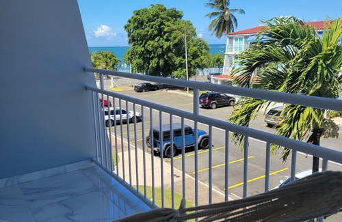 Dorado del Mar Apartamento | Relaxing Beach Condo- 5 min walk to the beach!