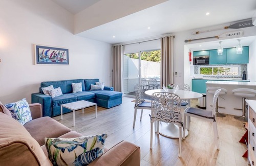 Alfa-Mar Casa | Relaxing Beach House in Alfamar by LovelyStay