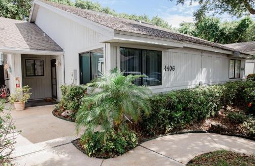 New Smyrna Beach Casa | Relaxing Beach Villa Walk to Ocean Plus 3 Pools, Tennis & Trails