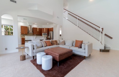 Port Saint Lucie Casa | Relaxing Beautiful 5 BR with heated pool & spa!