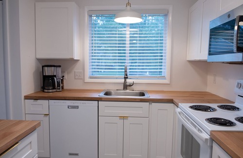 Bethany Beach Casa | Relaxing Bethany Beach townhome - 1 mile from the beach