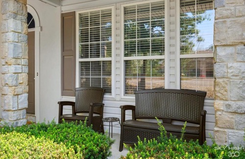 Bella Vista Casa | Relaxing BV Home near Golfing, Hiking, & Lakes