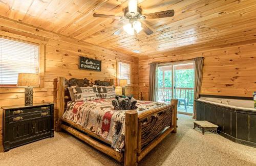Sautee Nacoochee Casa | Relaxing Cabin with Screened Porch in Sautee Nacoochee, Georgia