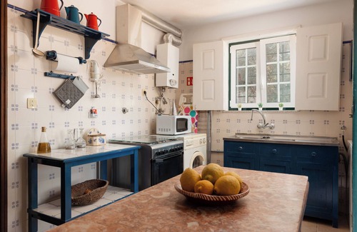 Vila Ruiva Cabaña | Relaxing Cottage Getaway in Spacious Farmland