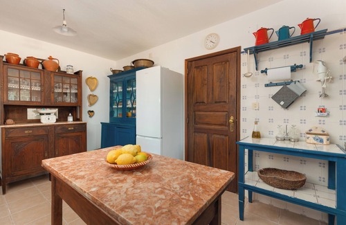 Vila Ruiva Cabaña | Relaxing Cottage Getaway in Spacious Farmland