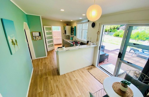 Waikouaiti Casa | Relajante y acogedora casa de playa familiar de los años 50 a 1 cuadra de la hermosa playa.