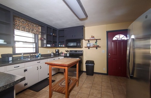 Cotter Casa | Relaxing cottage w/firepit, grill, private deck & cable blocks from white river