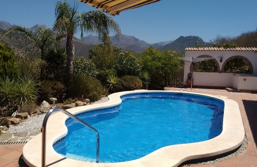 Cómpeta Villa | Relajante Country Villa en un hermoso entorno de montaña, fácil acceso a la costa.
