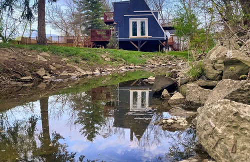 Findlay Chalet De Esquí | Relaxing, Cozy and Secluded One Loft Bedroom A-Frame with Private Pool