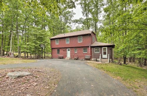 Sybertsville Casa | Relaxing Eagle Rock Resort Home - 1 Block to Lake!