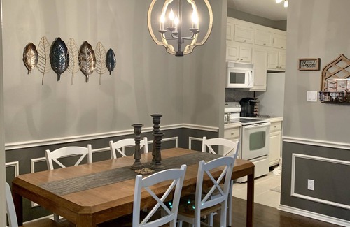 Pottsboro Condominio | Relaxing & Family-Friendly, lakeside condo w/ pool & balcony.