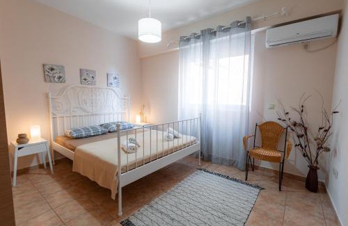 Rafina-Pikermi Apartamento | Relaxing family house with garden in Avra, Rafina