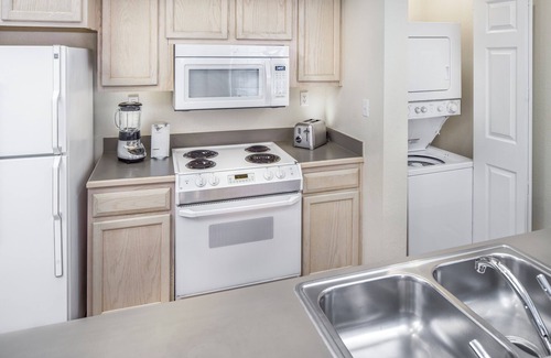 Table Rock Hotel | Relaxing Getaway! 2 Comfortable Units, Pool, Free Parking, Near Titanic Museum