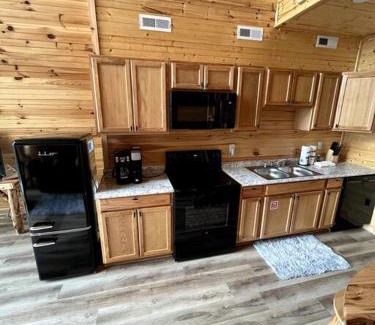 Newport Chalet De Esquí | Relaxing Getaway Earth Cabin