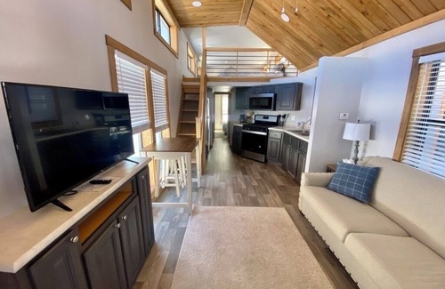 Oak Creek Cabaña | Relaxing Getaway in our Modern Cottage at Lodges of Oak Creek!