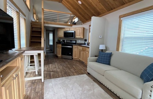 Oak Creek Cabaña | Relaxing Getaway in our Modern Cottage at Lodges of Oak Creek!