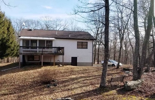 Pocono Mountain Lake Casa | Relaxing getaway in the Poconos, for family and friends.