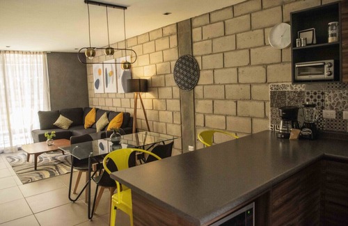 Centro de Guadalajara Apartamento | Relaxing Getaway Loft w/Gym & Coworking | 2 BD | Tribu Colón
