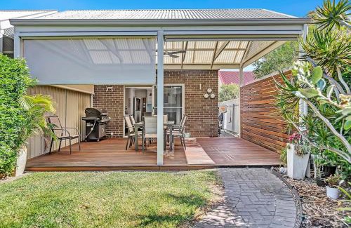 Grange Casa | Relaxing Getaway Steps from Grange Beach
