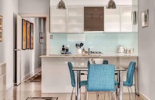 Grange Casa | Relaxing Getaway Steps from Grange Beach
