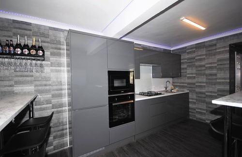 Woodingdean Casa | Escapada relajante con jacuzzi y sauna para 6 personas