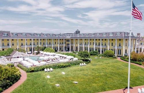 Cape May Casa | Relaxing Getaway with Poolside Fun, Beach Cabanas & Free Valet Parking