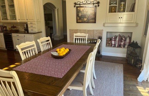 King City Casa | Relaxing getaway with stunning views - private grill, jacuzzi & pool