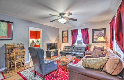 Golden Casa | Relaxing Golden Getaway with Grill Less Than 1 Mi to Town!