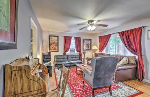 Golden Casa | Relaxing Golden Getaway with Grill Less Than 1 Mi to Town!