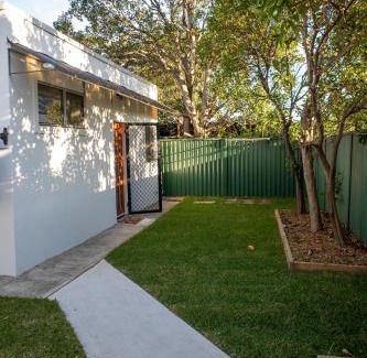 Mascot Casa | Relaxing Guest Home Near Airport