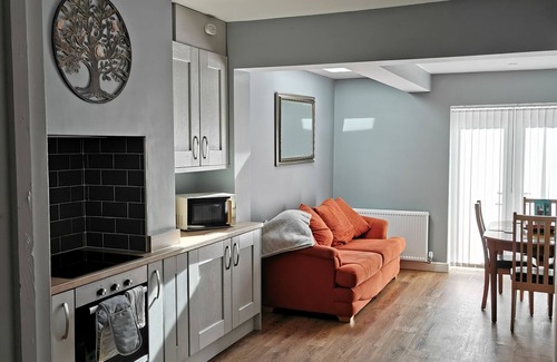 Lower Wick Casa | Relaxing home close to Worcester City Centre. Ideal for short or long stays